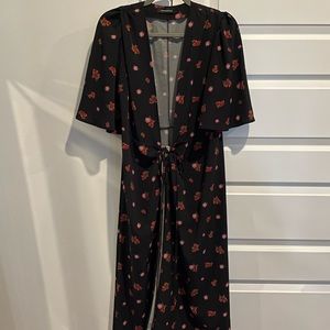 Worn once. Really cute midi dress